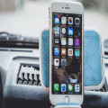Hoe gebruik je je smartphone slim om meer te leren over autotechnologie en rijervaring