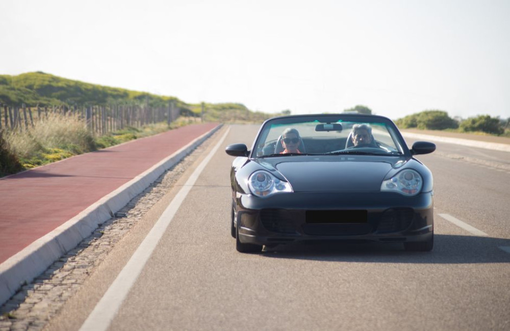 Hoe bereid je je auto voor op een lange zomervakantie door Europa